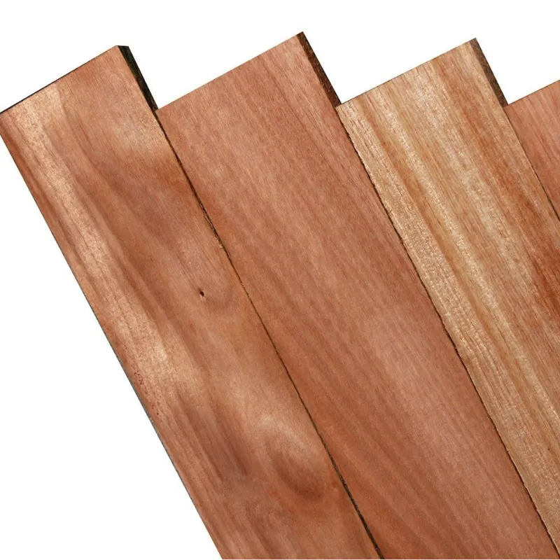 Foglio da impiallacciatura in legno di Okoume naturale